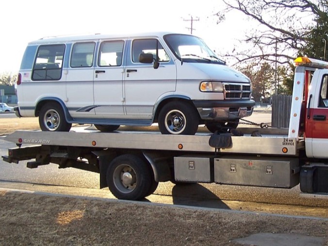 this image shows medium-duty towing in Highlands Ranch, CO